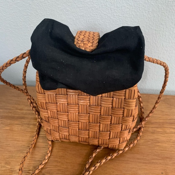 CEM 1990's vintage woven natural leather crossbody/shoulder bucket bag - Picture 6 of 7